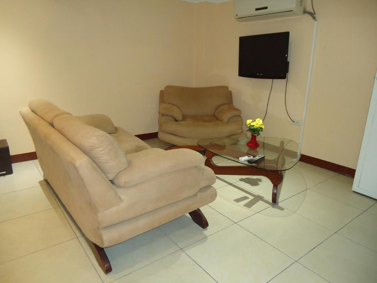 Hostaling Guayaquil Mercedes Ngoại thất bức ảnh